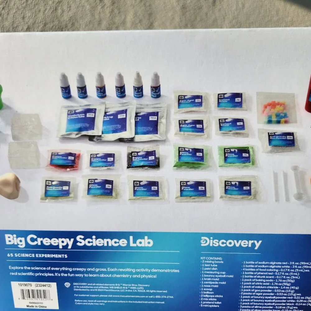 NEW Discovery Big Creepy Science Lab Kit 65 Experiments Amazing Reactions Chemis